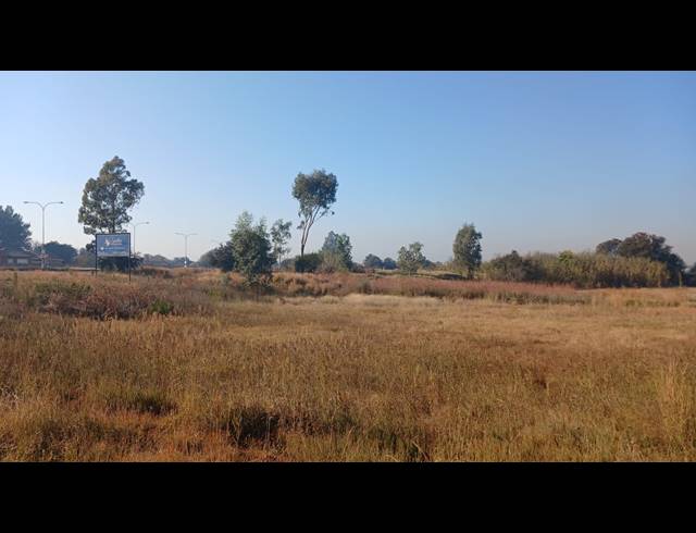 9,100M² VACANT LAND FOR SALE IN UNITAS PARK